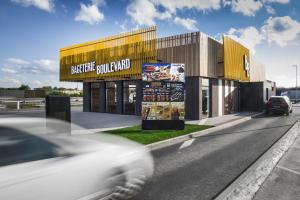 Bageterie Boulevard Express Gourmet franchise model drive-through restaurant investment from 1.2 million euros